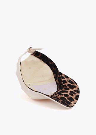 Boné com Logo Bordado