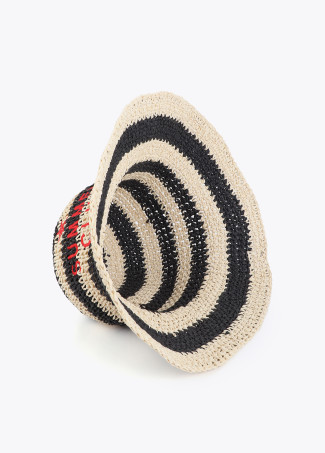 Cappello effetto rafia rigato con ricamo
