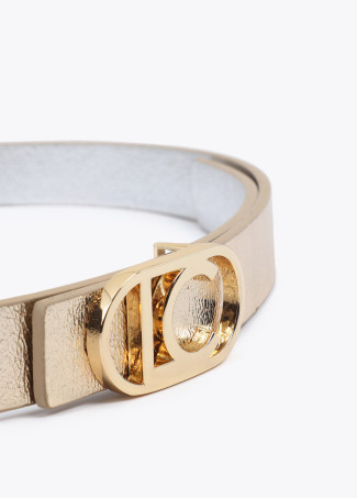 Reversible belt with oval logo buckle