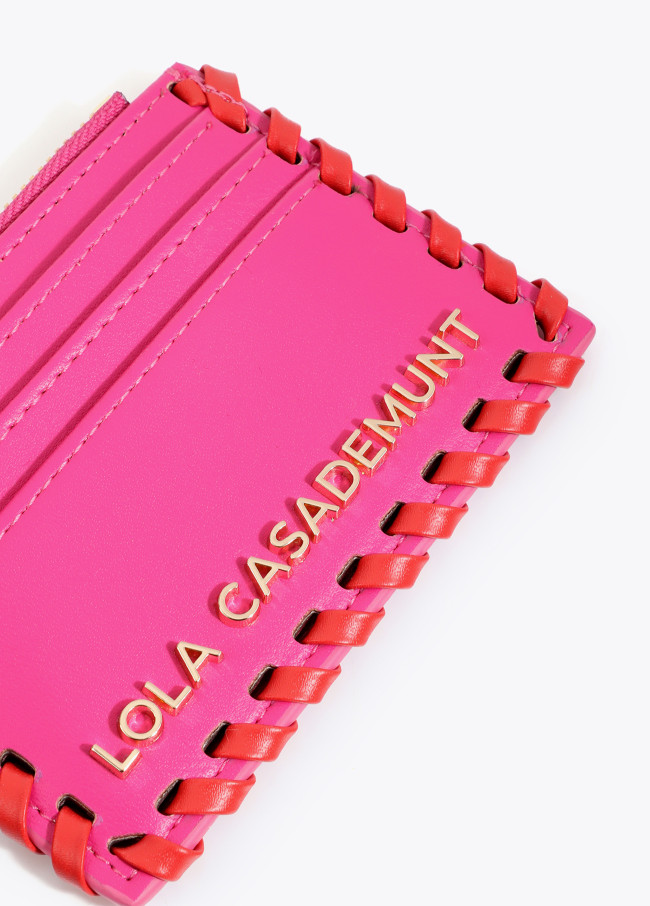 Porta-cartões com Acabamento em Contraste