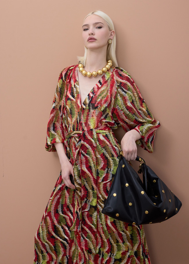 Bolso hobo tachas textura