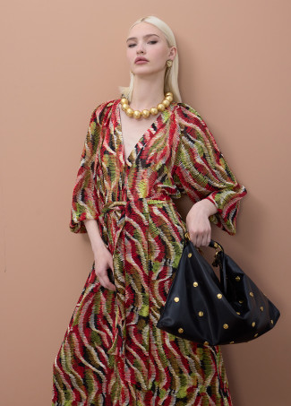 Bolso hobo tachas textura