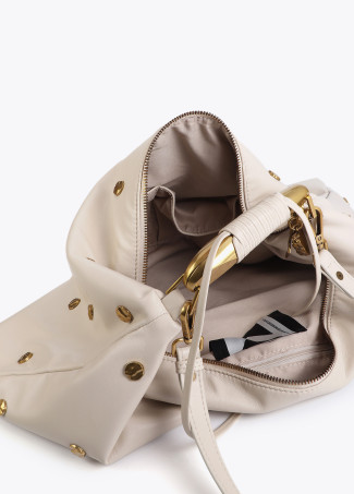 Bolso hobo tachas textura