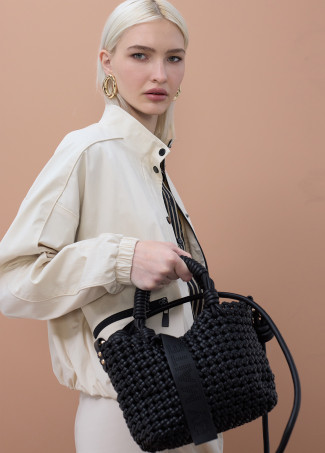 Bag crossbody trançada com nós efeito de couro