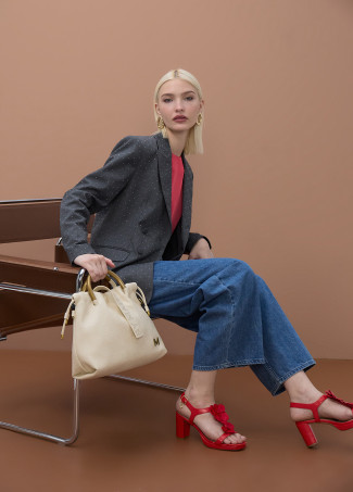 Bolso bandelora con asa metálica