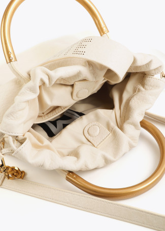 Bolso bandelora con asa metálica