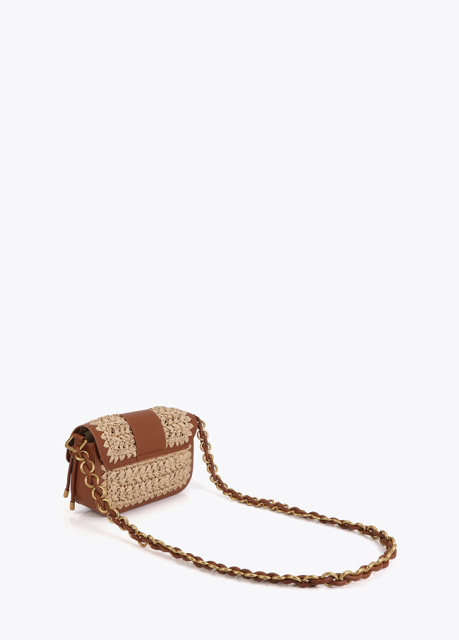 Borsa a tracolla con effetto rafia e pelle