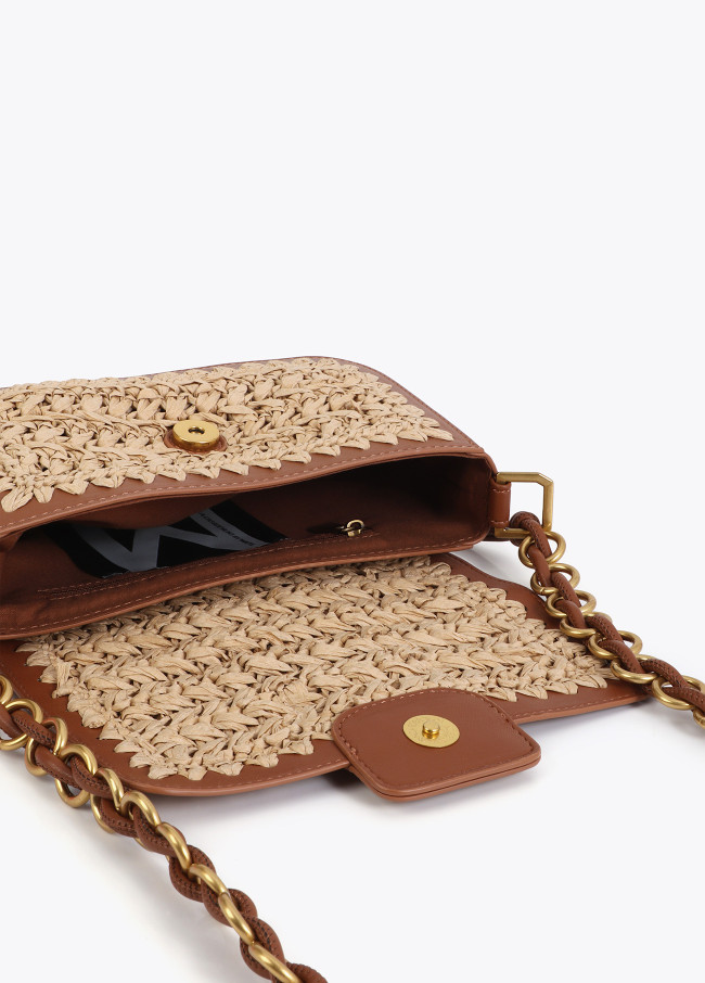 Sac à bandoulière effet combiné raphia et cuir
