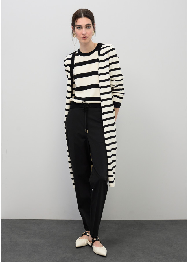 Cardigan en tricot blanc et noir