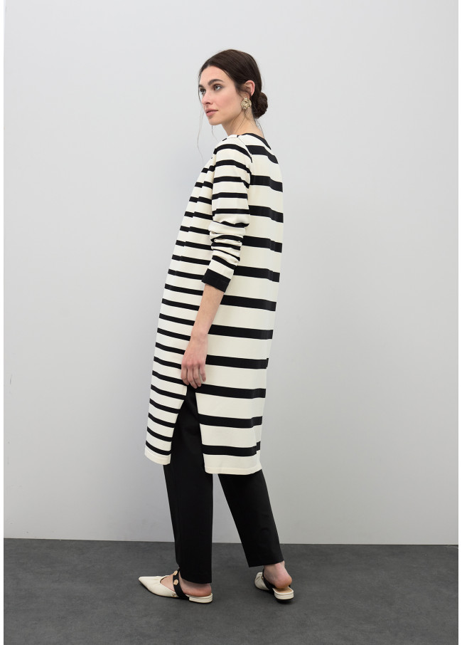 Cardigan en tricot blanc et noir