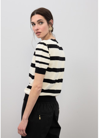 T-shirt en tricot noir et blanc