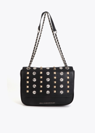 Bolsa Tiracolo com Aba e Tachas Douradas e Prateadas