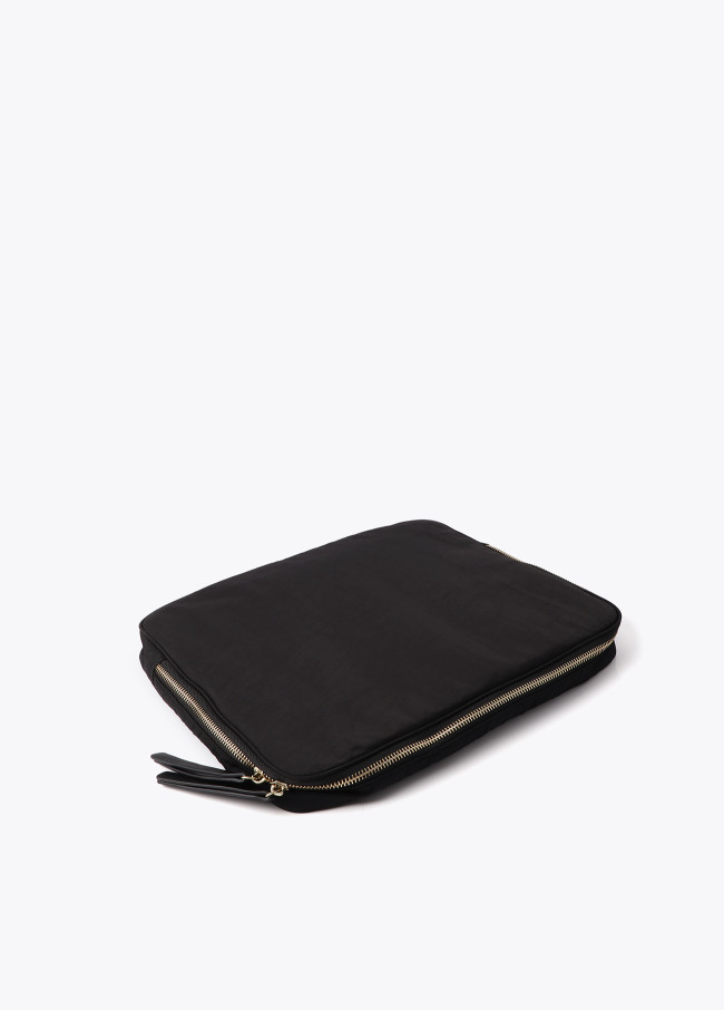 Combined nylon and PU laptop bag