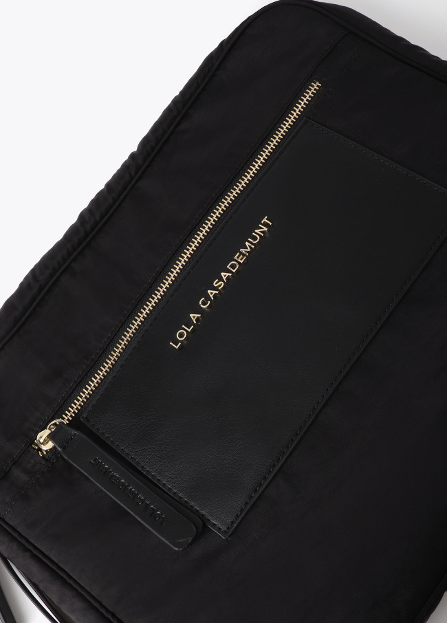 Combined nylon and PU laptop bag