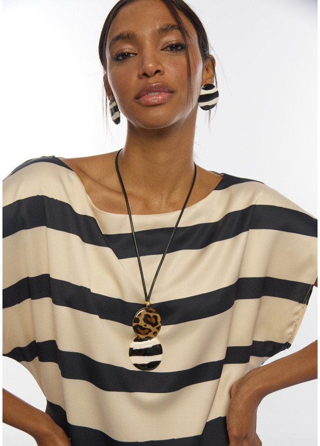 Collar largo con pendant combinado animal print...