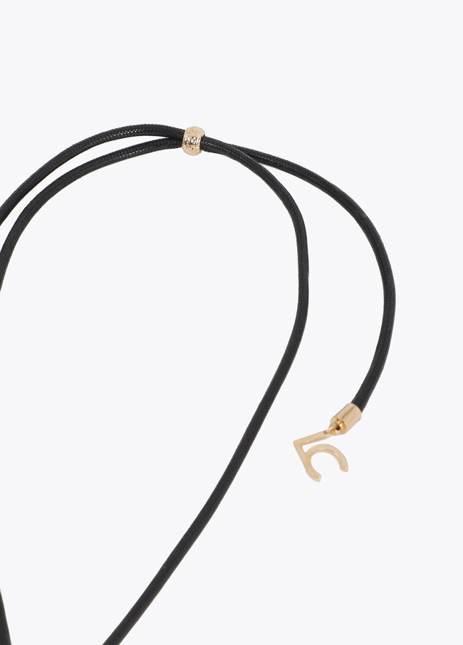 Collier Long avec Pendant Acrylique