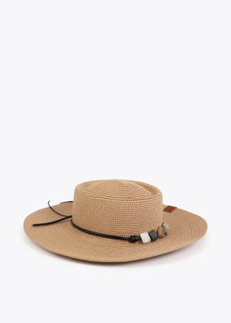 Cappello con Dettagli Acrilici