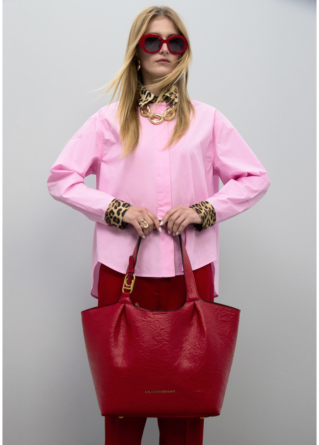 Shopper mit Falten und Logogriff