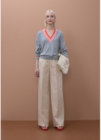 Maglione scollo a V con dettaglio treccia