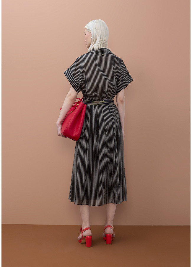 Gestreiftes Hemdkleid mit Gürtel