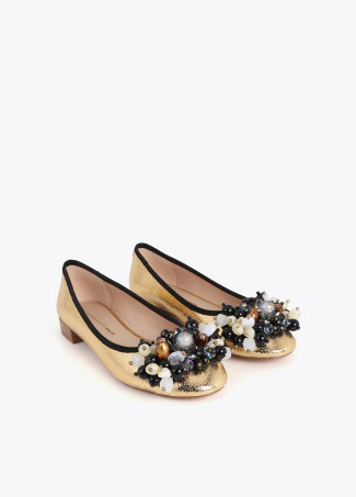 Ballerines plates métalliques avec détails d'appliques
