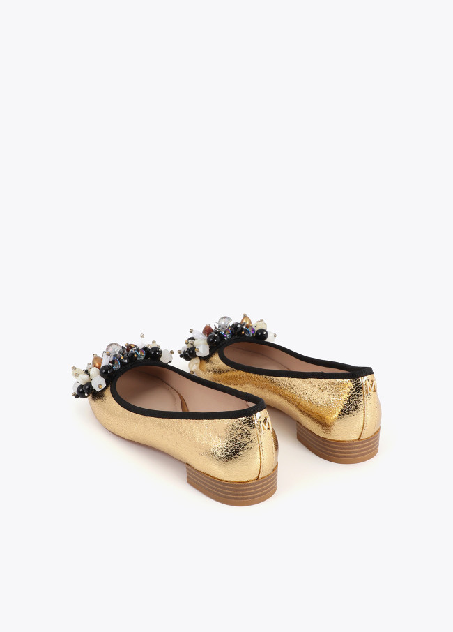 Zapato plano metalizado tipo bailarina con...