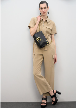 Schwarze Umhängetasche mit Nieten