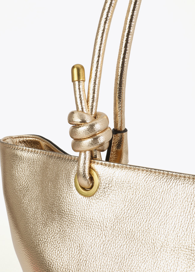 Destrukturierte Goldene Shopper mit Geprägtem...