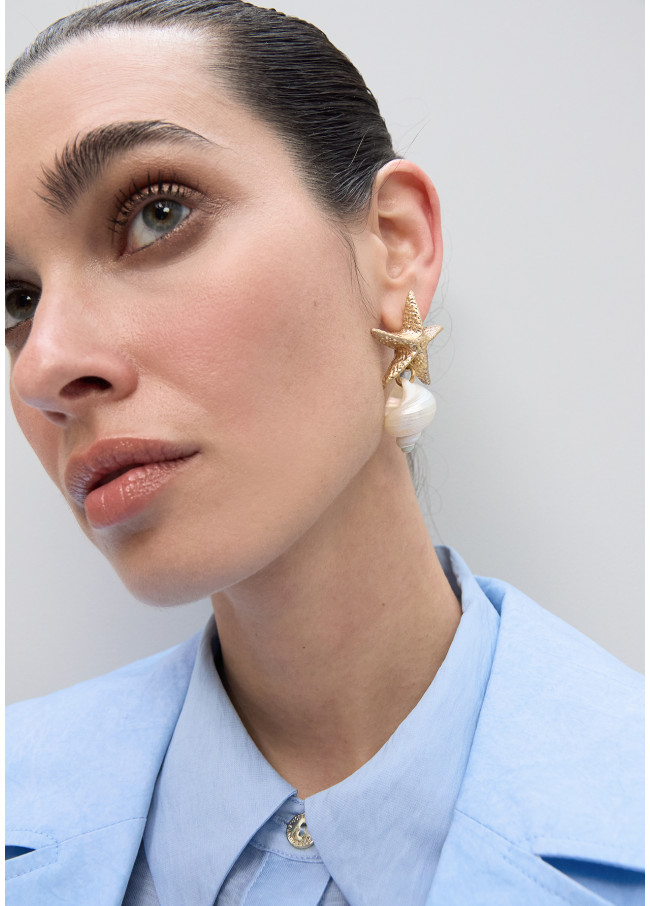 Orecchini maxi a stella metallica e conchiglia...