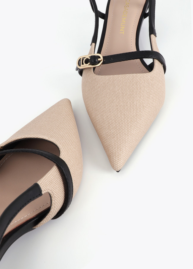 Bi-color Heeled Shoe with Customized Buckles