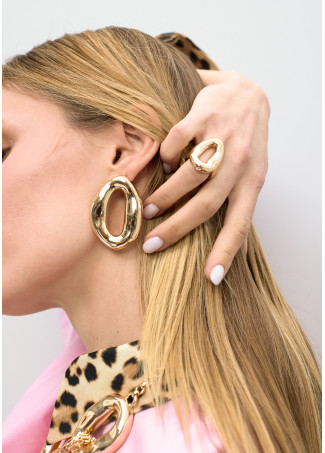 Embossed Metal Link Earrings