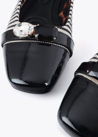 Scarpa piatta in tessuto canvas a righe con dettaglio cristalli
