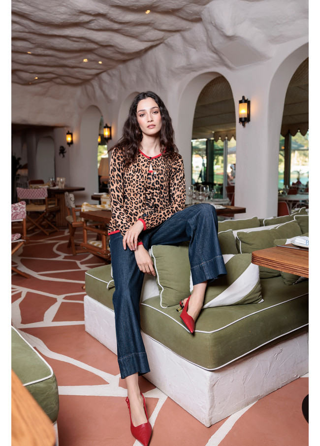 Culotte de denim com detalhe de leopardo nos...