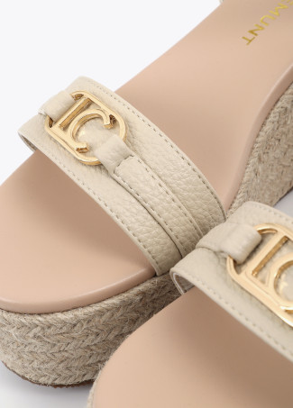 Wedge with Raffia Effect and Personalized Strap