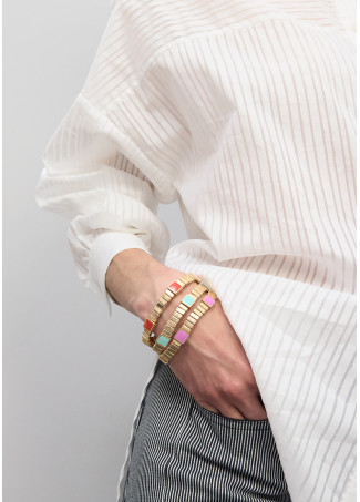 Set aus Metallischen Elastischen Armbändern mit Farbdetails