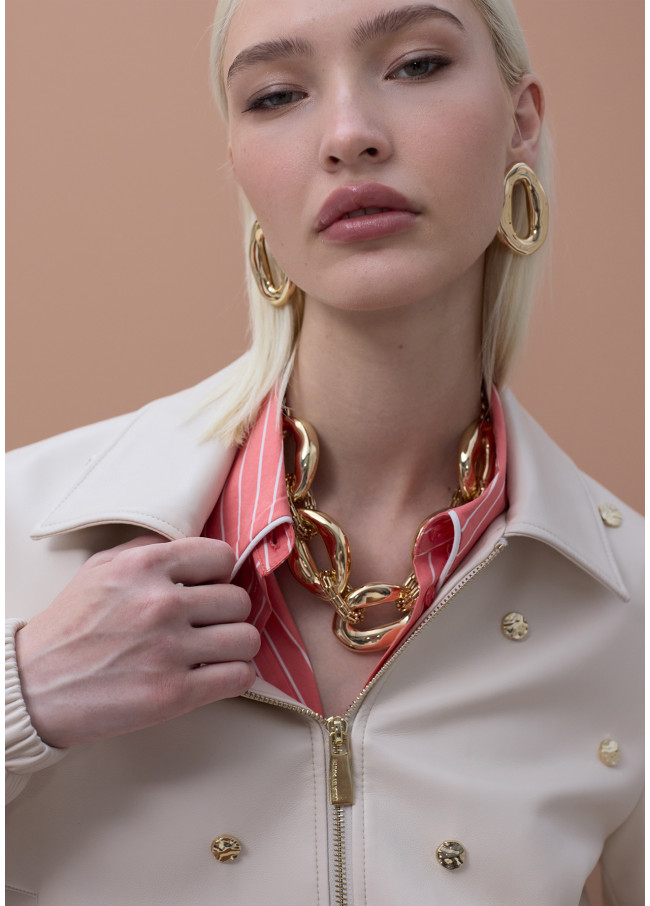 Blouson à clous en simili cuir