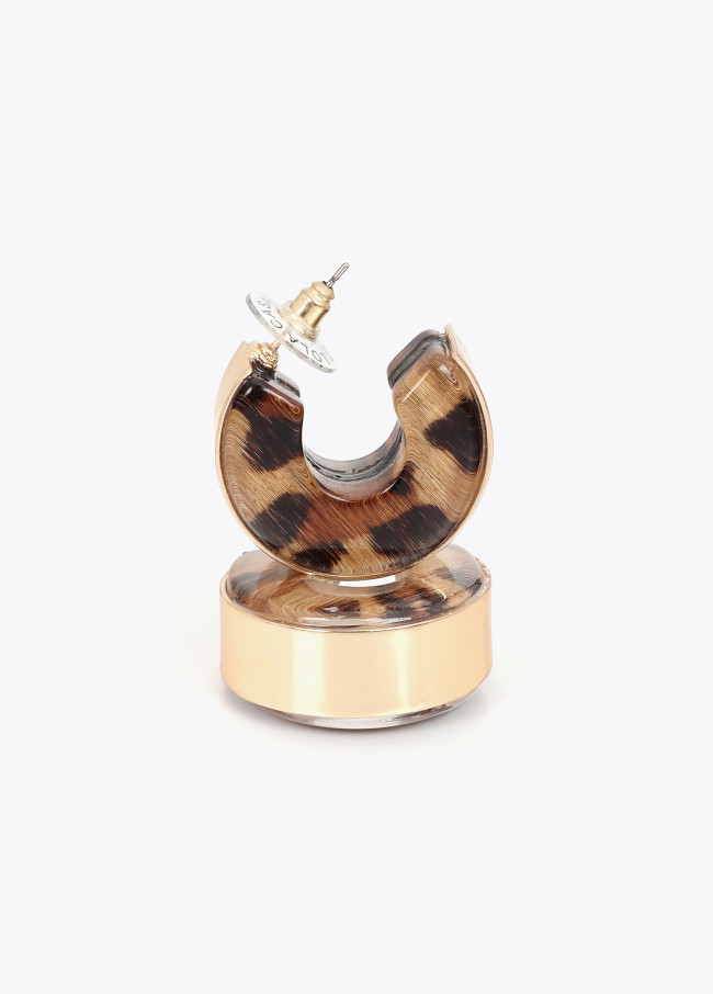 Argolas de Metal e Animal Print