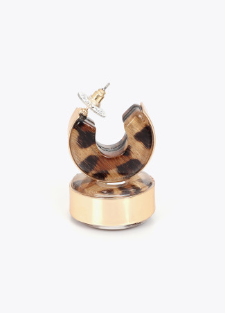 Argolas de Metal e Animal Print