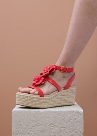 Zeppa con ornamenti floreali