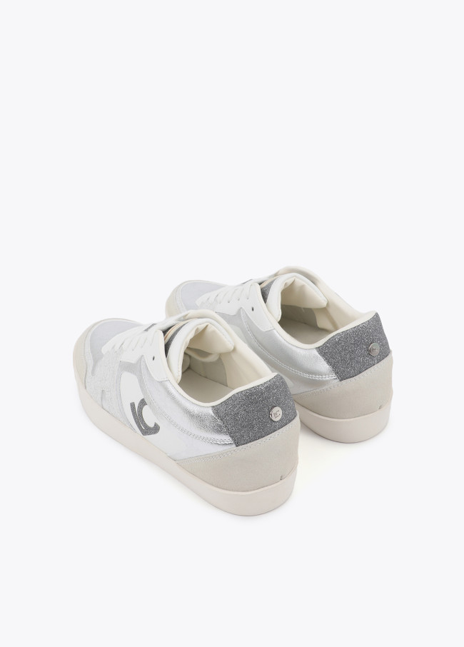 Sneaker con Zeppa Interna in Tessuti Combinati...