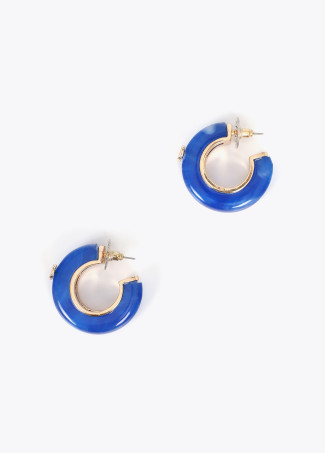Pendientes aro chunky combinados en acrílico azul