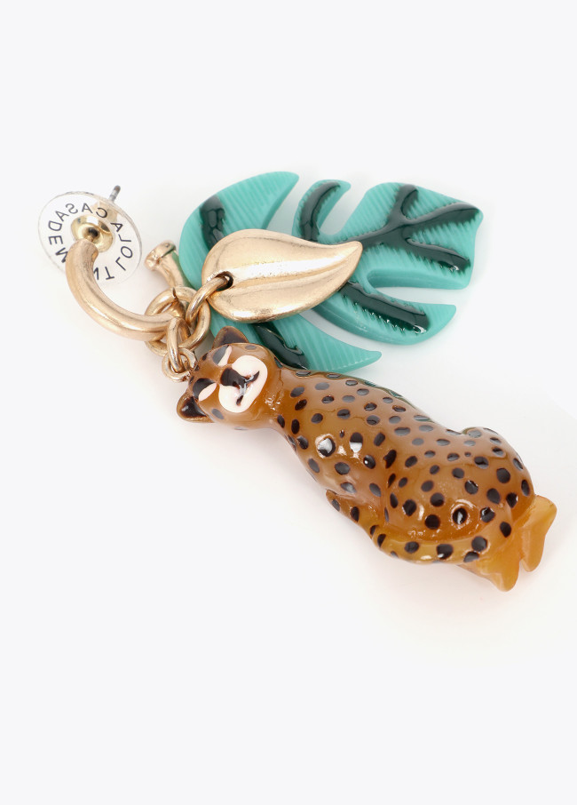 Brincos de argola com charms tropicais