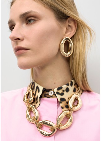 Collar con combinación de eslabones metálicos