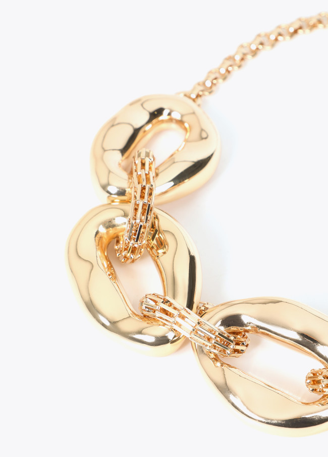 Collana con maglie metalliche