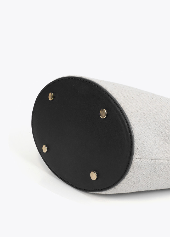 Shopper destrutturato in effetto pelle e canvas...