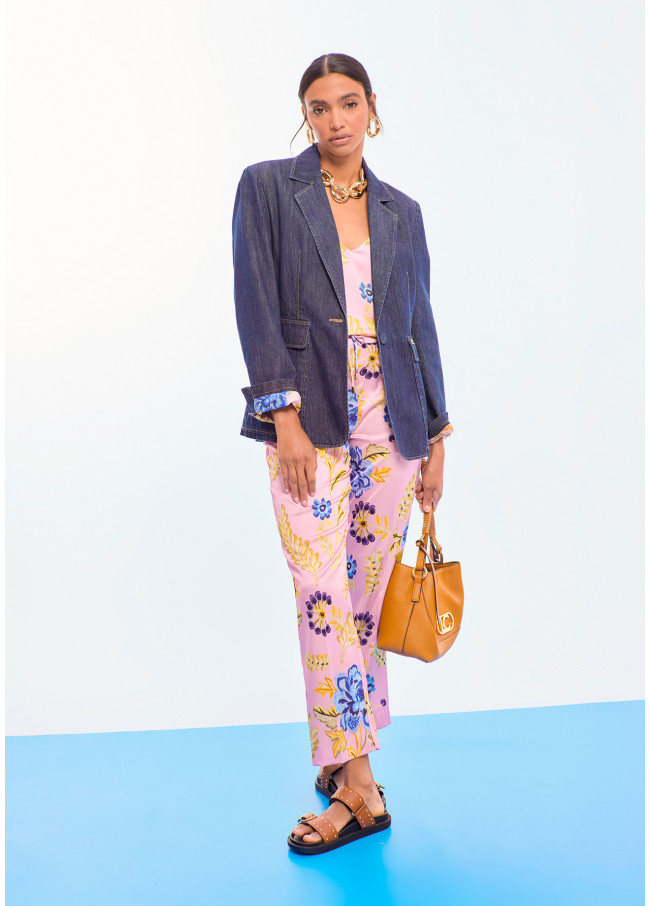 Blazer in Denim Attillato con Tasche a Toppa