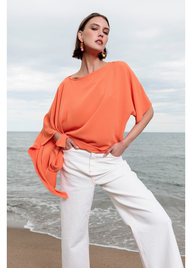 Blusa a mantella con manica scesa