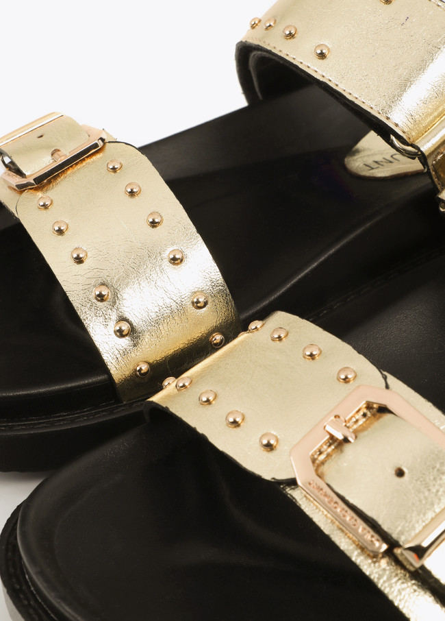 Flat Sandal with Straps and Metal Details