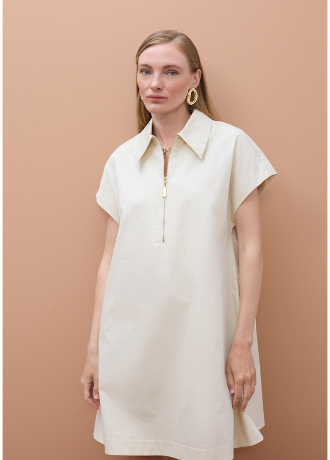 Kurzes Hemdblusenkleid mit kurzen Ärmeln