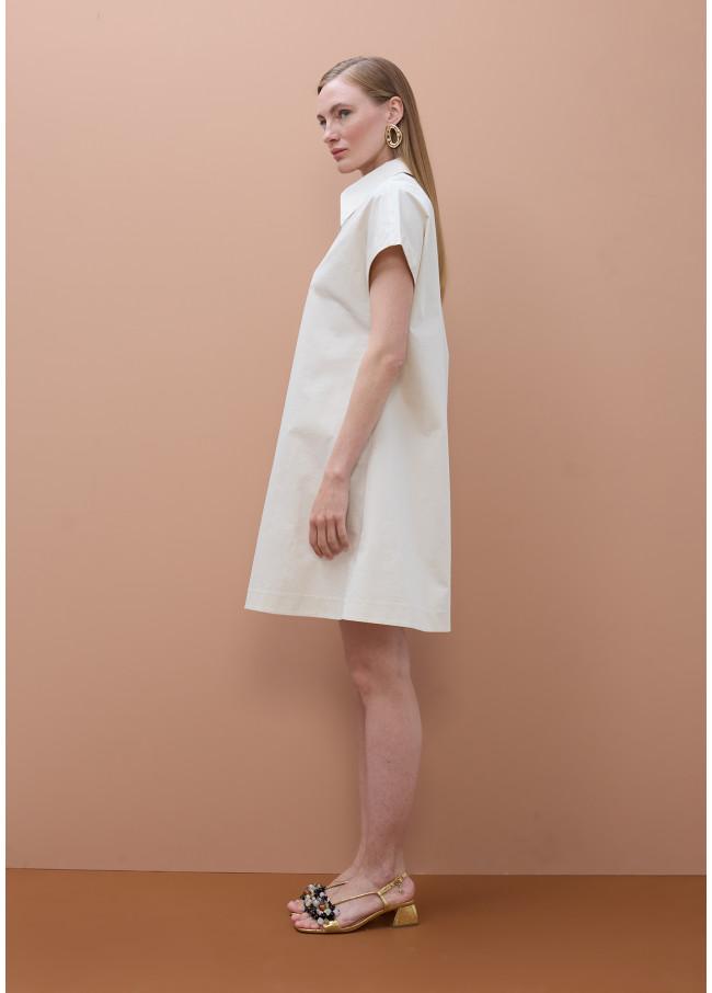 Kurzes Hemdblusenkleid mit kurzen Ärmeln